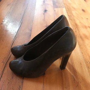 Women's Brown Leather Pumps